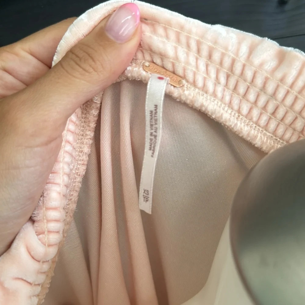 NEW‎ FREE PEOPLE  Terese Velvet Top in Pink Tint
